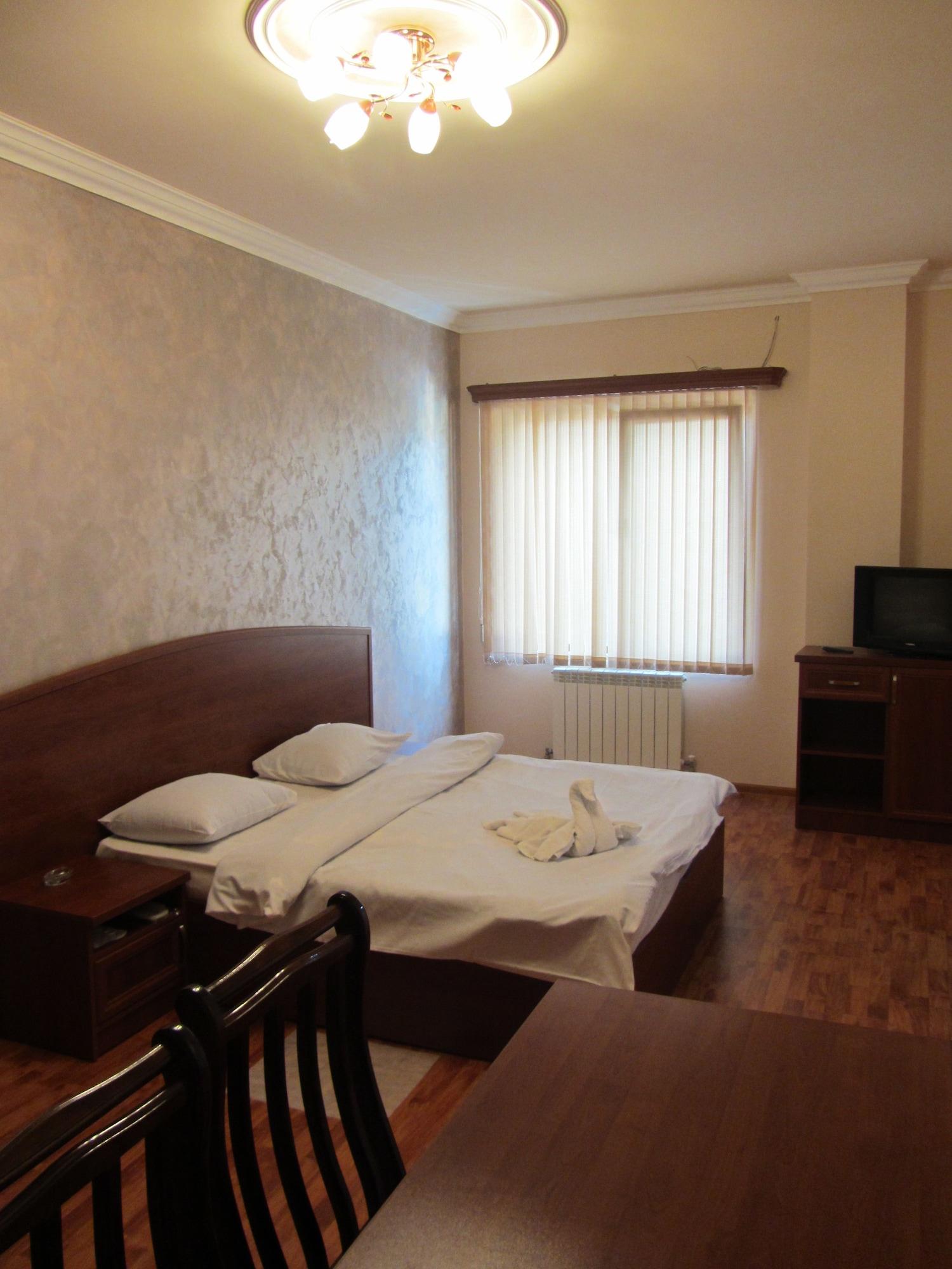 Primer Hotel Jerevan Exteriör bild