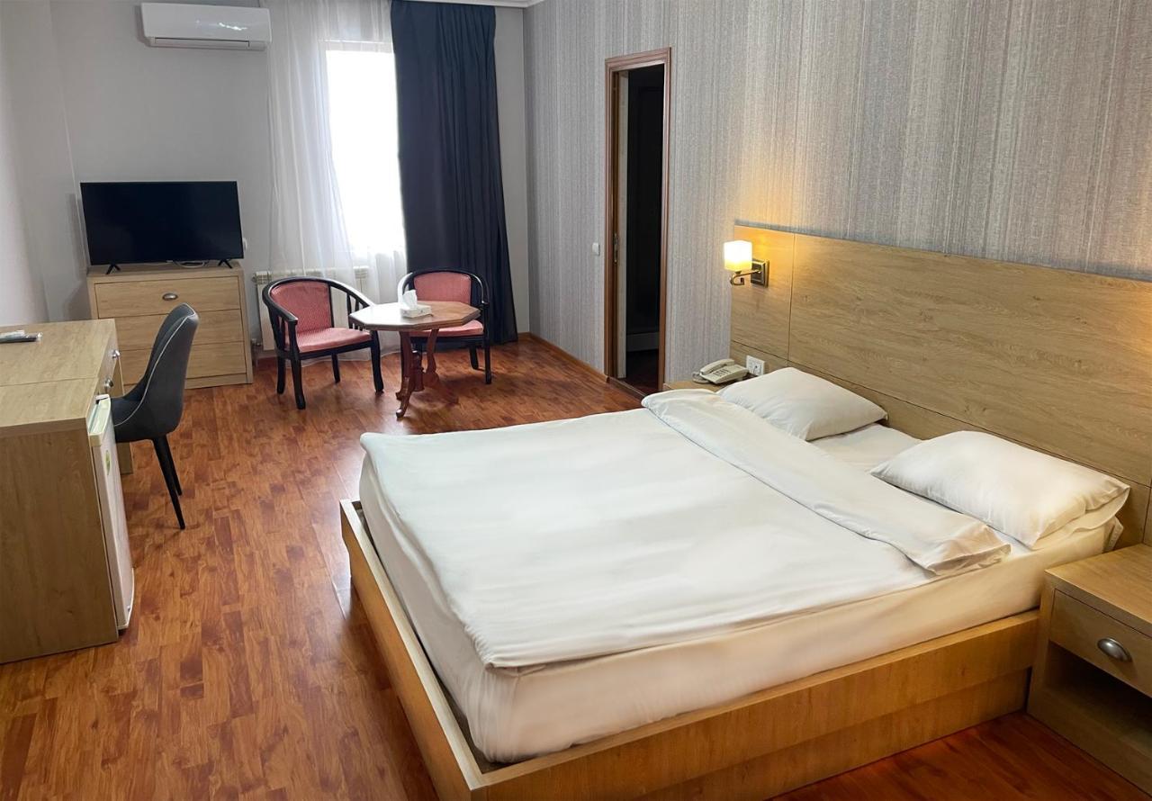 Primer Hotel Jerevan Exteriör bild