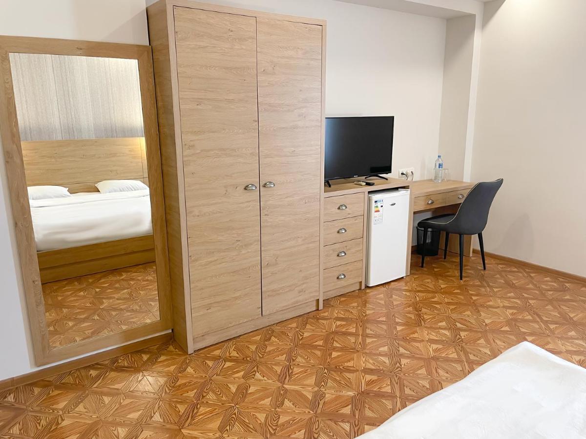 Primer Hotel Jerevan Exteriör bild