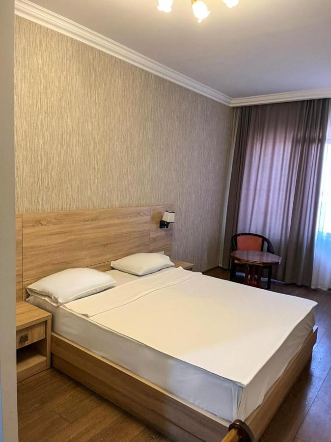 Primer Hotel Jerevan Exteriör bild